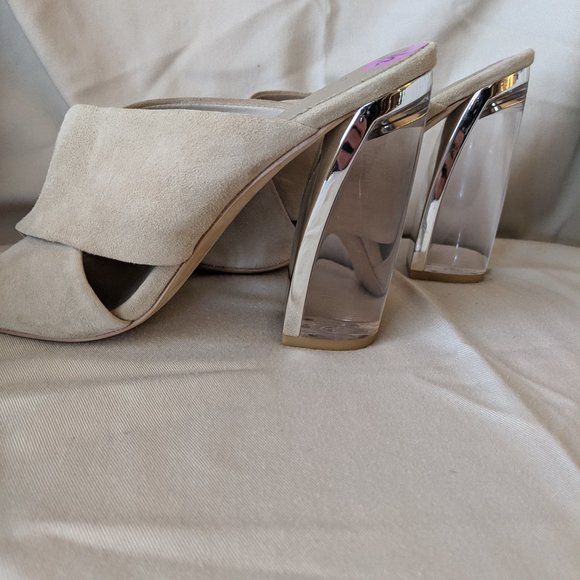 New Kendall + Kylie beige suede sandals size 8.5 with Acrylic Heel - Picture 4 of 7